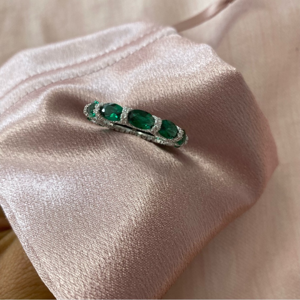 Sterling Silver Emerald Green Oval Gemstone Ring with Halo - Picture 3 of 9